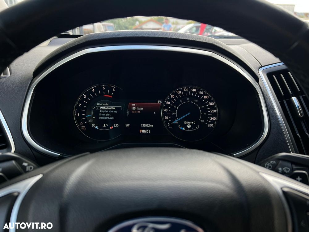 Ford Edge - 32