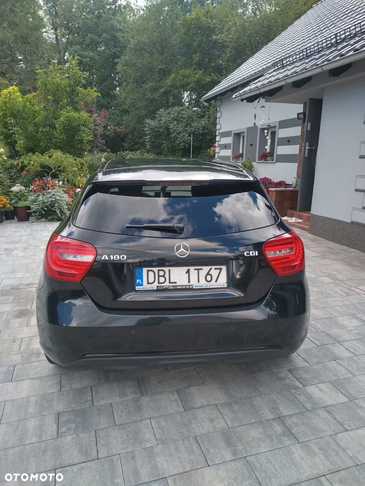 Mercedes-Benz Klasa A 180 d AMG Line - 4
