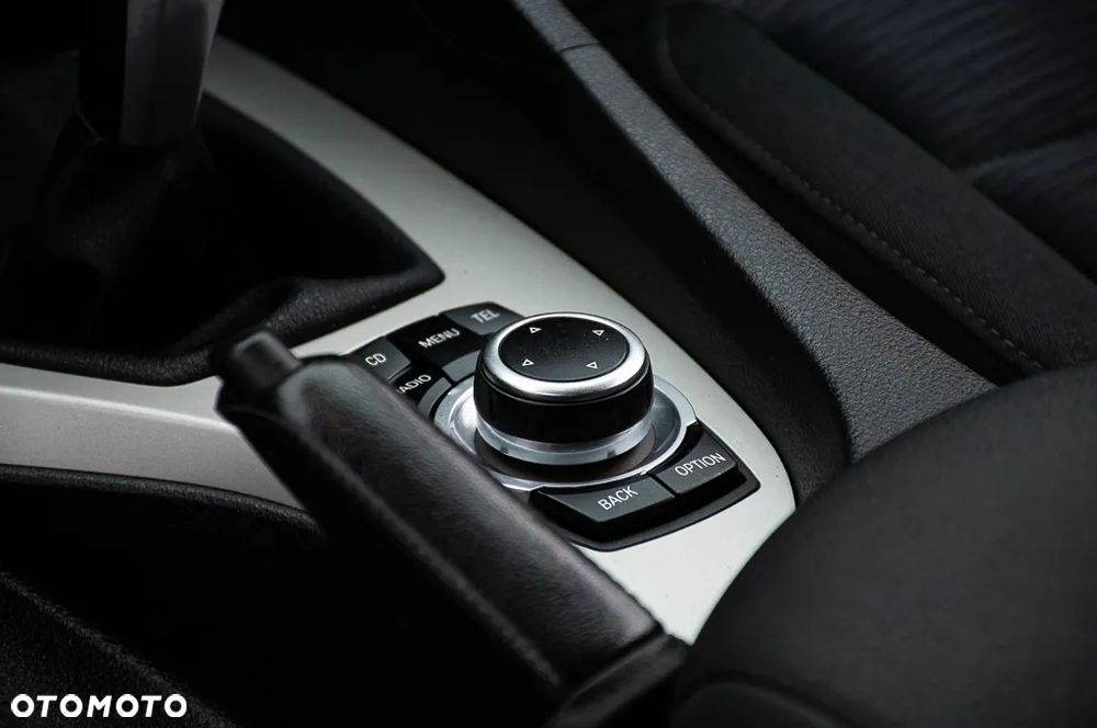 BMW X1 sDrive18i - 11