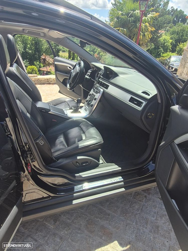 Volvo XC 70 D5 AWD Black Edition - 12