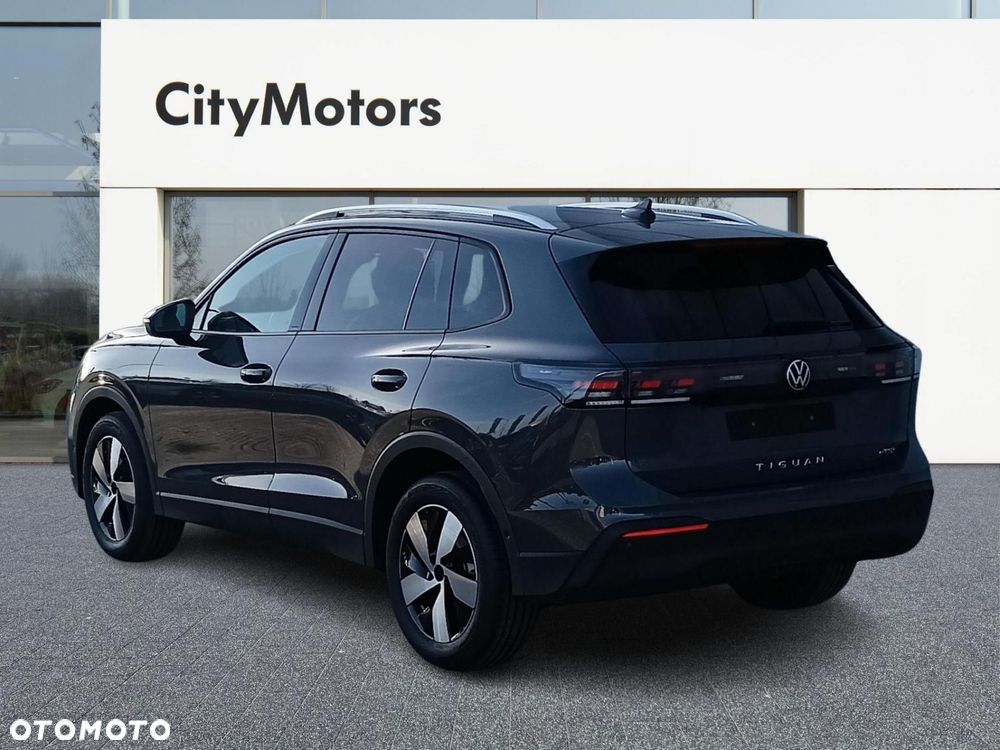 Volkswagen Tiguan - 5
