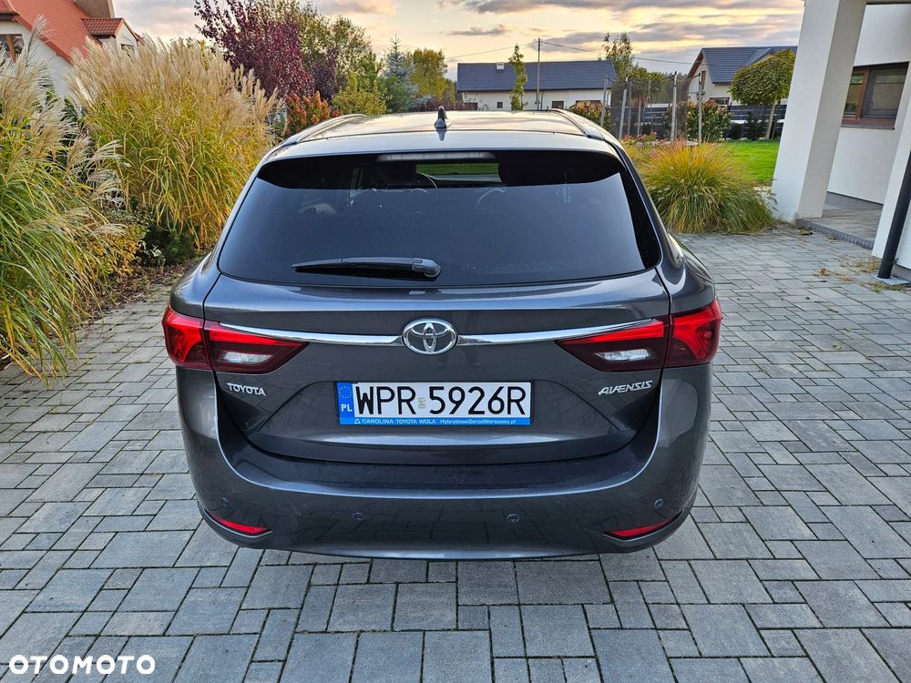 Toyota Avensis - 8
