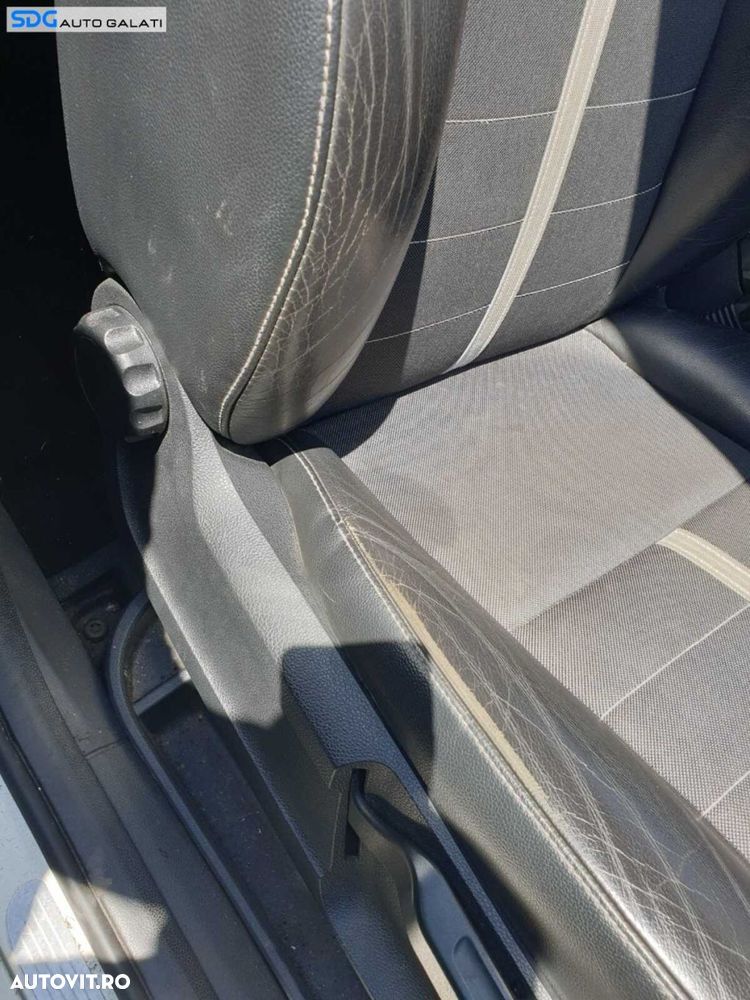 Scaun Dreapta Fata Pasager Fara Incalzire Semi Piele Ford Kuga 1 2008 - 2013 [C7842] [C7844] - 2