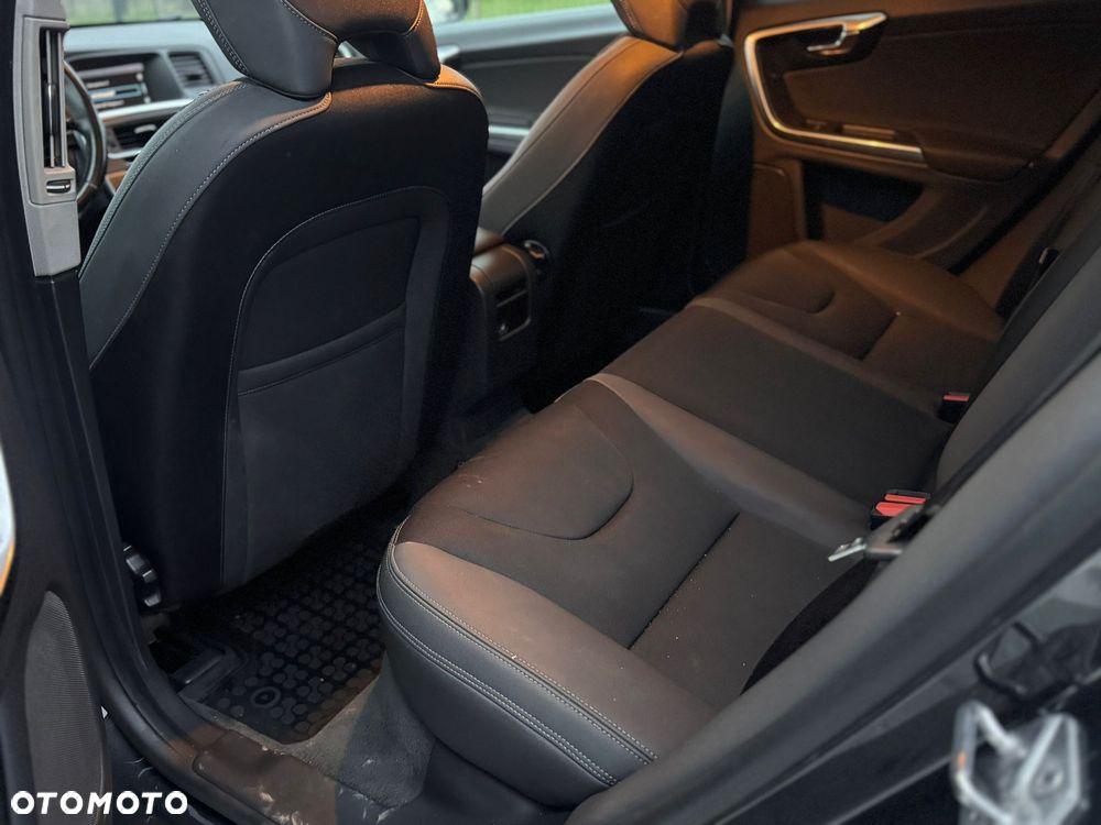 Volvo V60 D3 Summum - 17