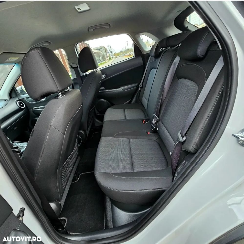 Hyundai KONA 1.6 CRDi 48V-Hybrid DCT Trend - 10