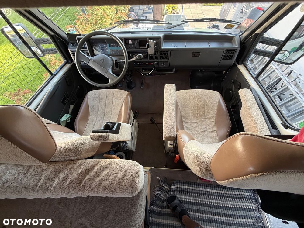 Peugeot J5 - 9