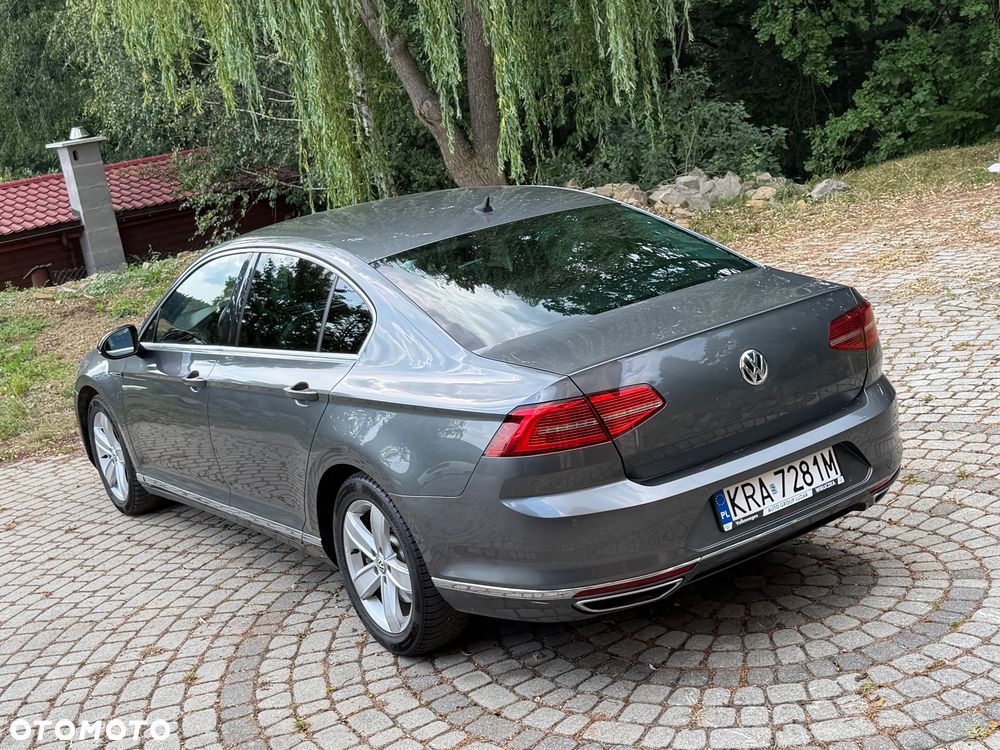 Volkswagen Passat - 14