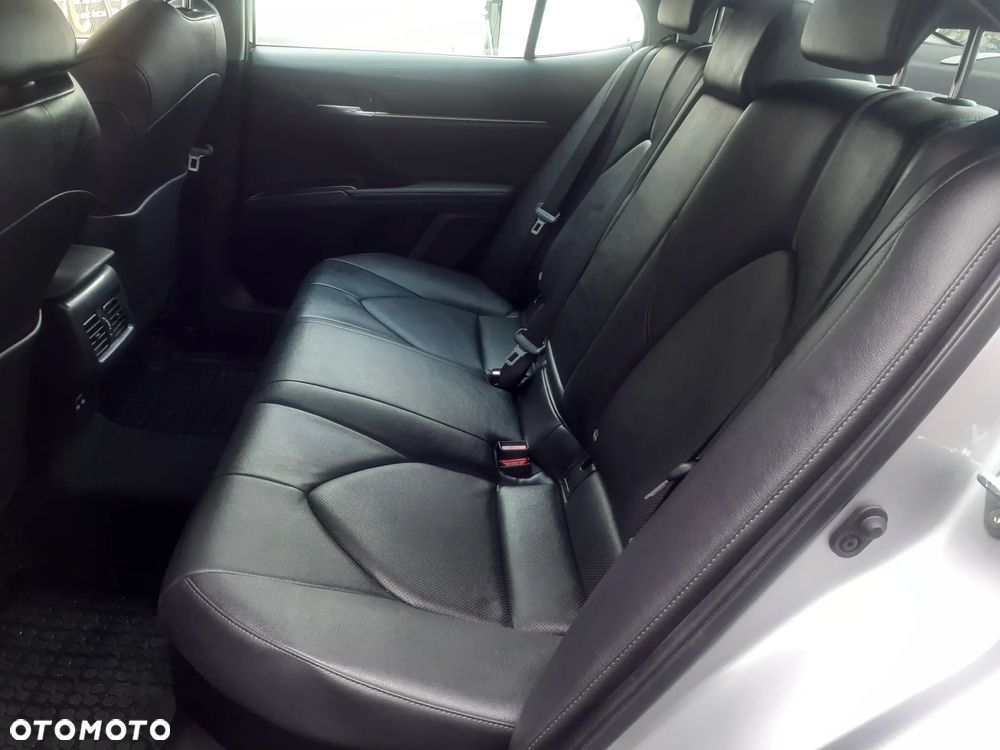 Toyota Camry 2.5 Hybrid Executive CVT - 22