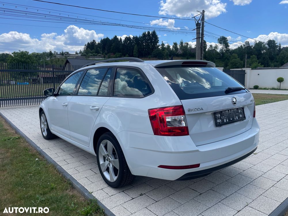 Skoda Octavia 1.6 TDI DSG Style - 4