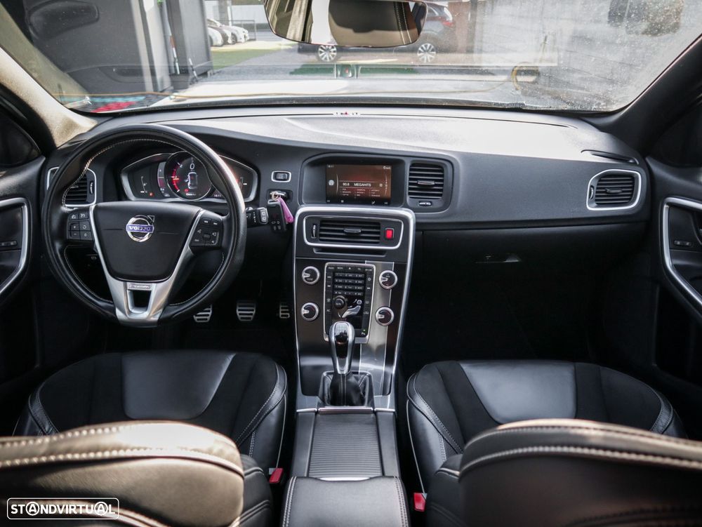Volvo V60 2.0 D2 R-Design - 19