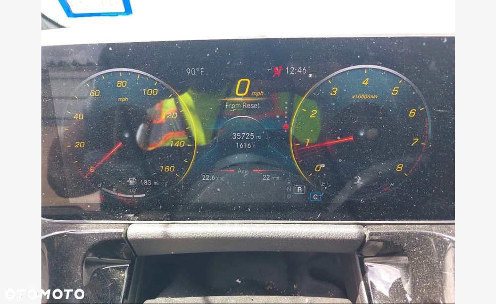 Mercedes-Benz GLA - 12