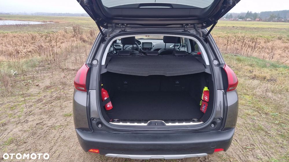 Peugeot 2008 1.2 Pure Tech GPF Allure S&S - 12