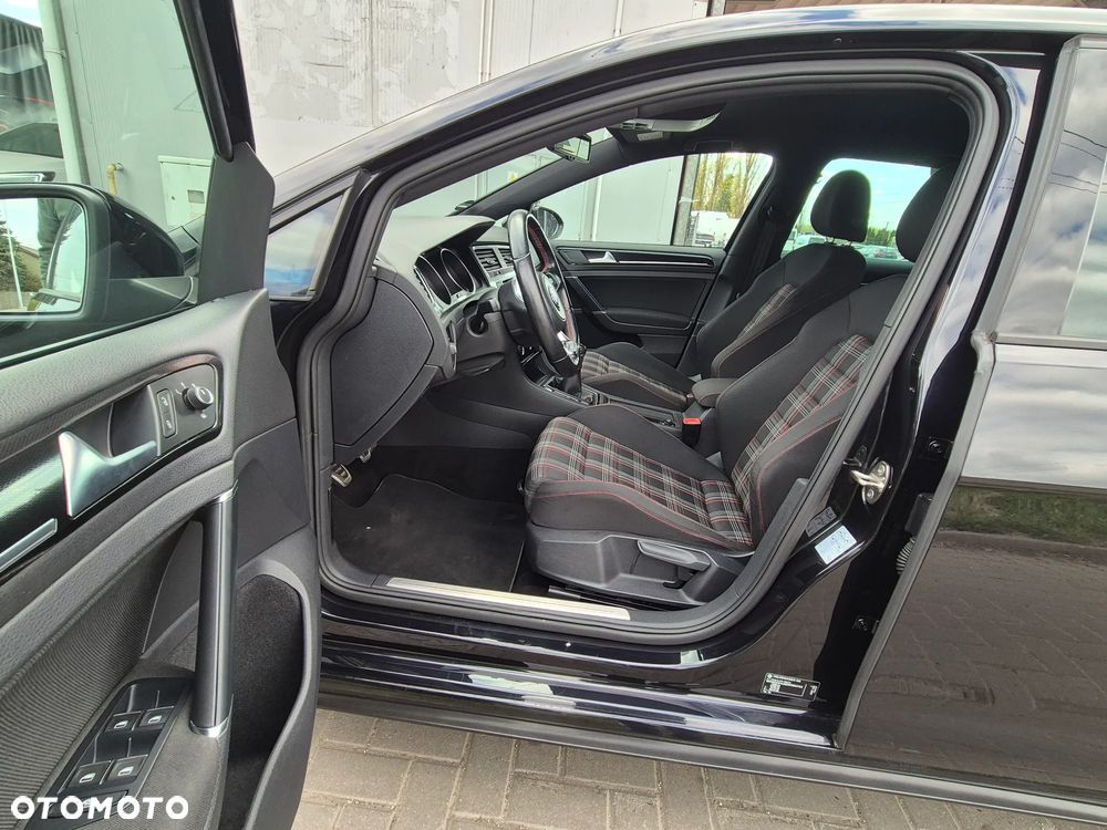Volkswagen Golf GTI BlueMotion Technology - 26