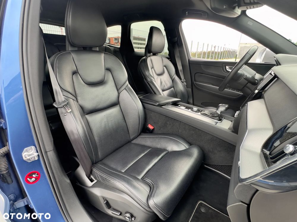 Volvo XC 60 T5 GPF AWD R-Design - 26