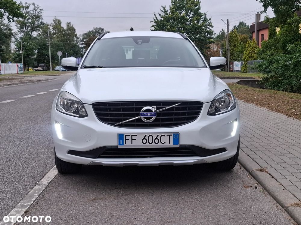 Volvo XC 60 D3 Drive-E R-Design Kinetic - 2