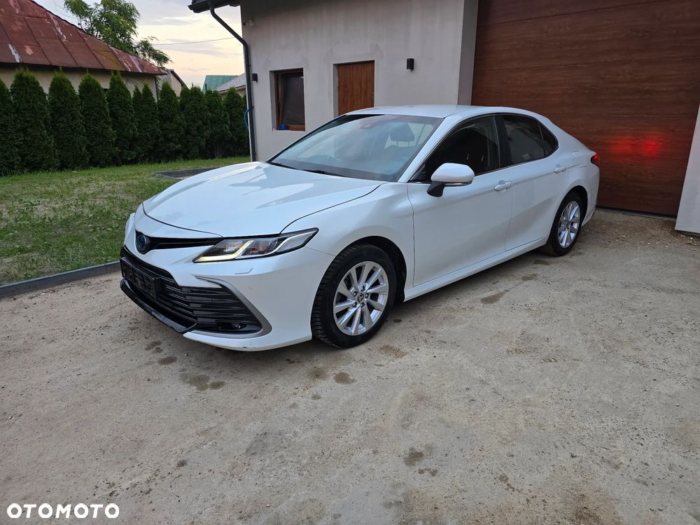 Toyota Camry - 1
