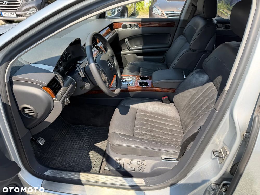 Volkswagen Phaeton 4.2 V8 4MOTION Automatik (5 Sitzer) - 28