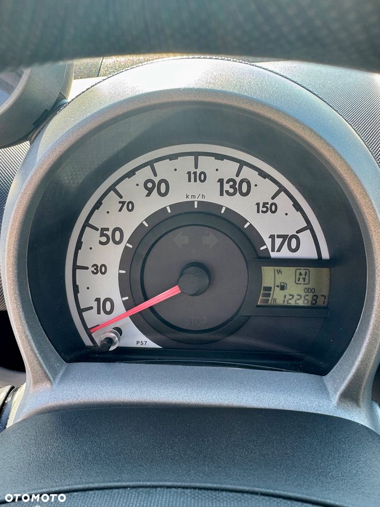 Peugeot 107 1.0 Trendy 2-Tronic - 9