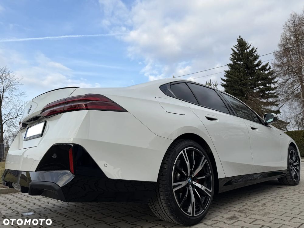 BMW Seria 5 ver-520d-xdrive-mhev-m-sport - 18