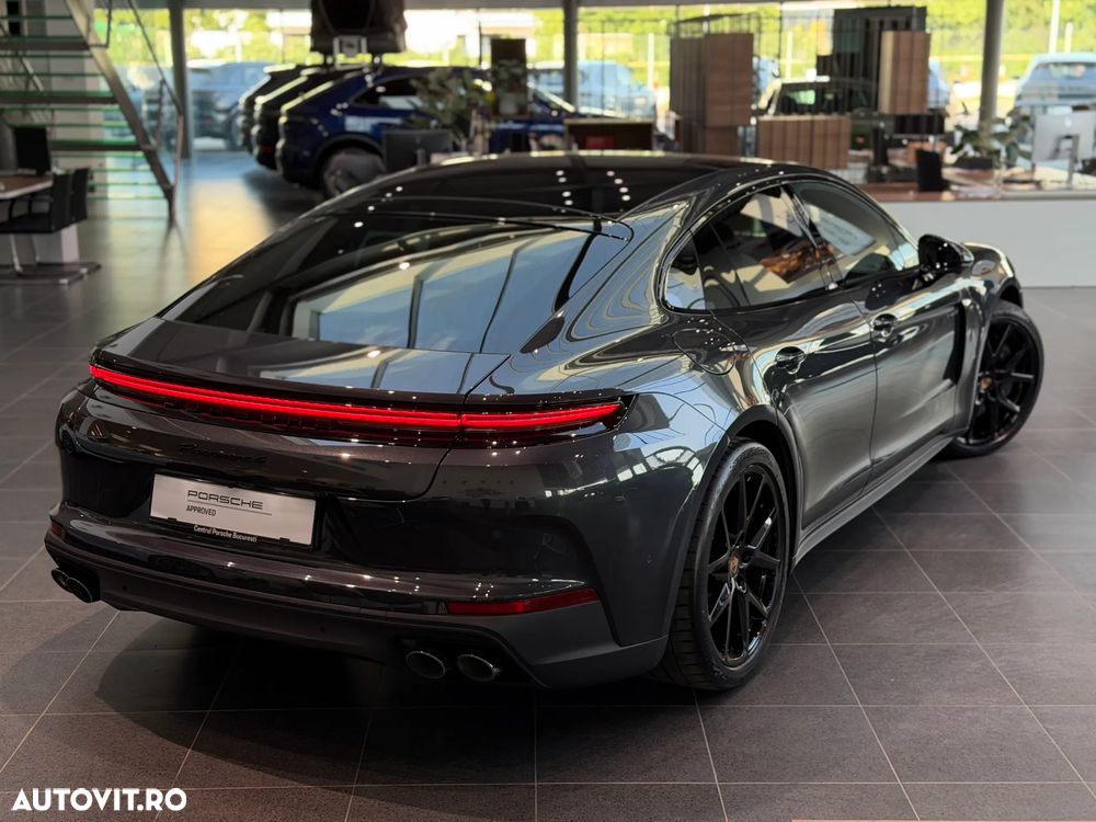 Porsche Panamera 4 E-Hybrid - 4