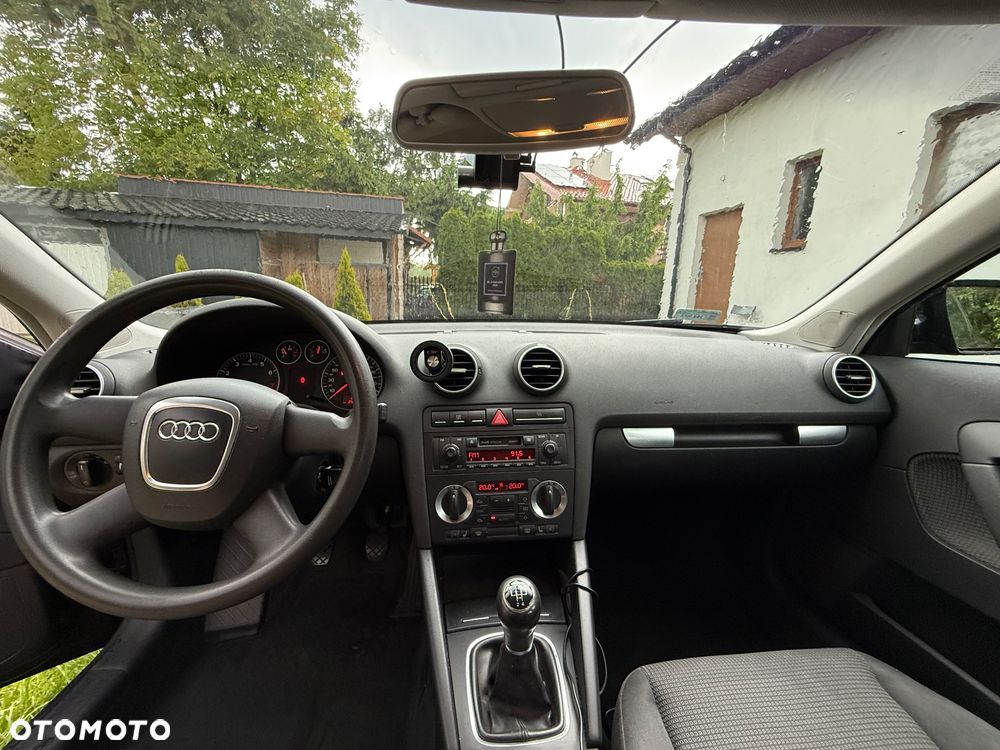Audi A3 Sportback 1.6 Ambiente - 19