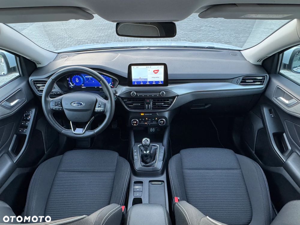 Ford Focus 1.0 EcoBoost Hybrid TITANIUM - 9