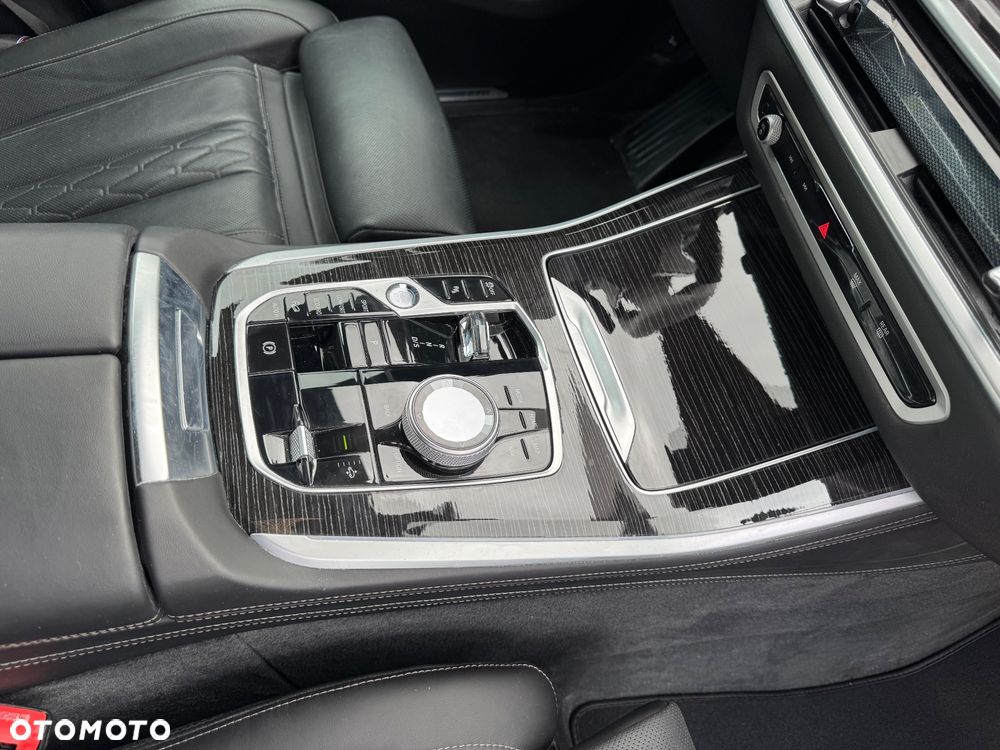 BMW X5 xDrive40i mHEV Individual Edition sport - 8