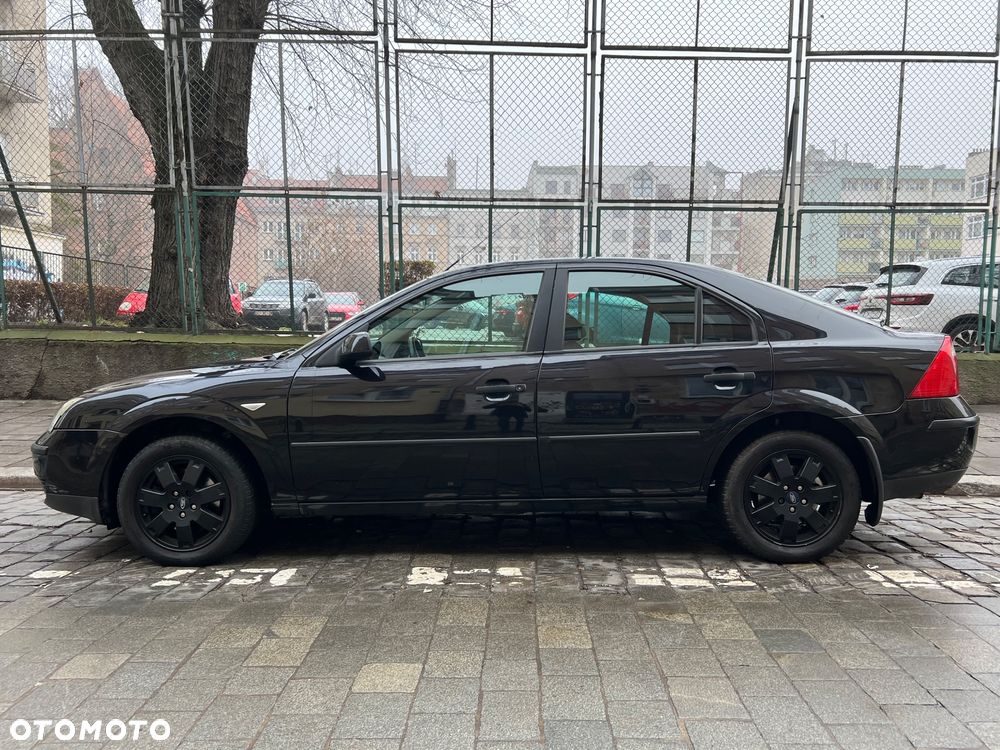 Ford Mondeo 2.0 TDDi Ambiente - 3