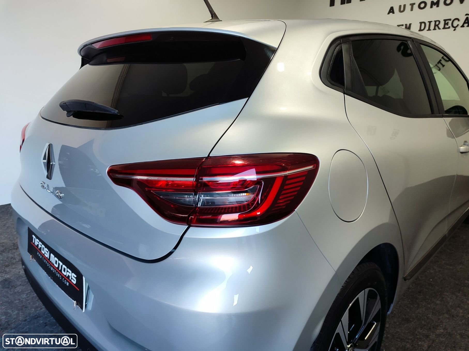 Renault Clio 1.0 TCe Techno Bi-Fuel - 9
