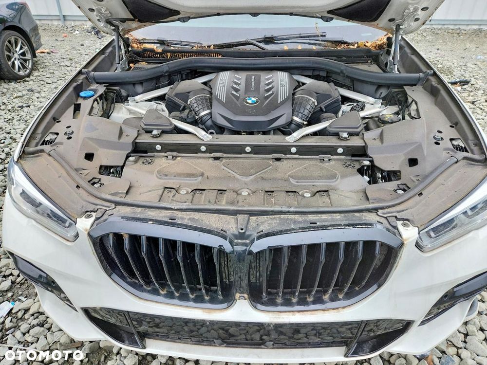 BMW X5 M50i - 12