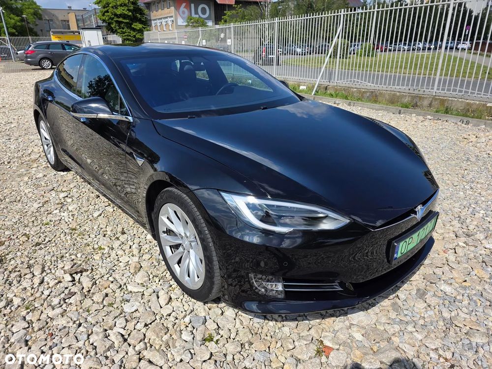 Tesla Model S - 4