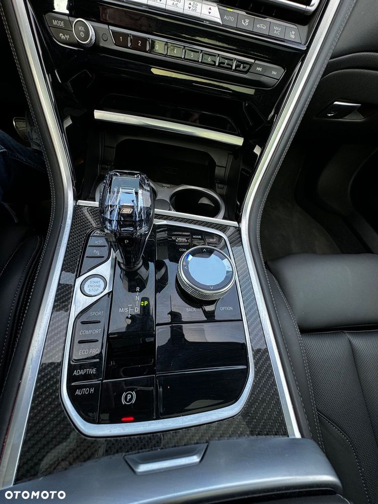 BMW Seria 8 - 23