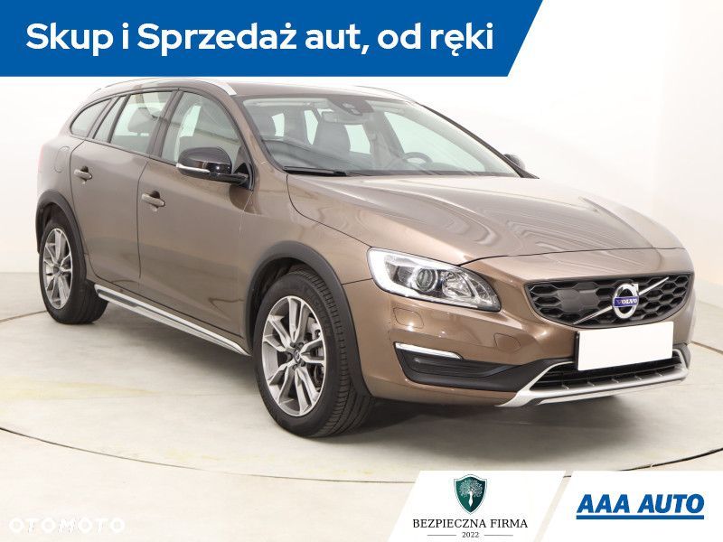 Volvo V60 Cross Country - 3