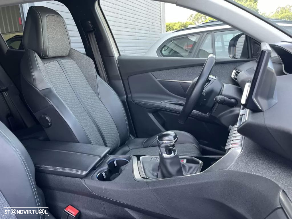 Peugeot 3008 1.2 PureTech Allure Pack - 47