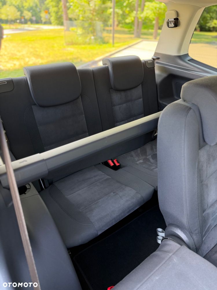 Volkswagen Touran 2.0 TDI Highline - 13