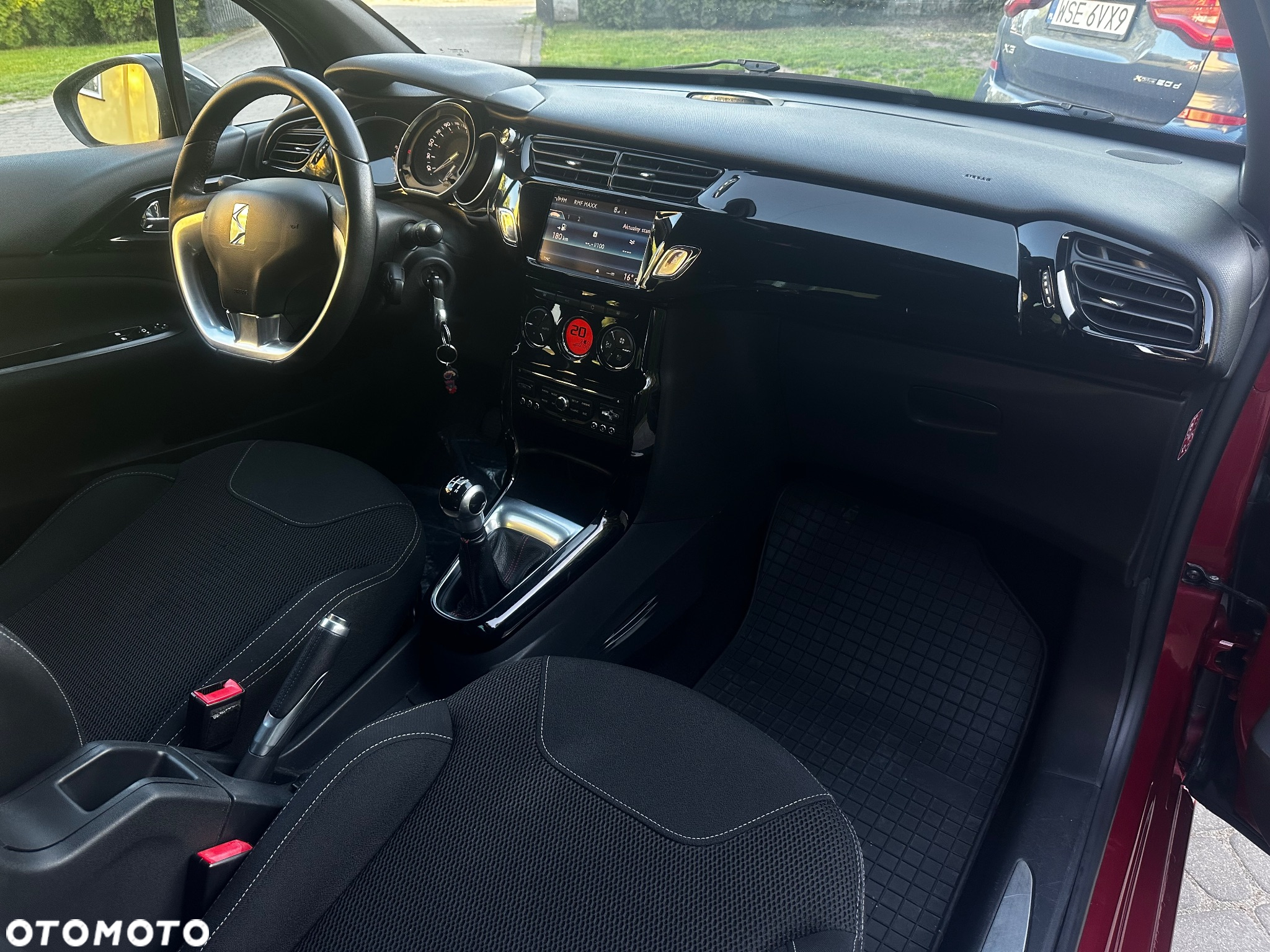 Citroën DS3 1.6 HDi SoChic - 8