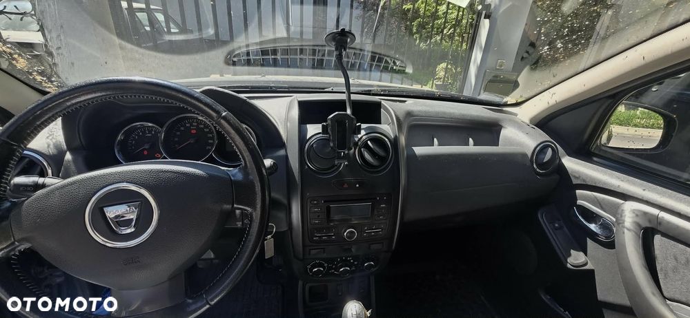 Dacia Duster 1.6 SCe Laureate S&S - 4