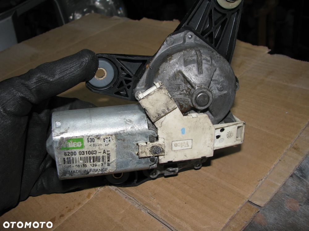 SILNICZEK WYCIERACZKI TYŁ ESPACE IV 8200031083-A - 2