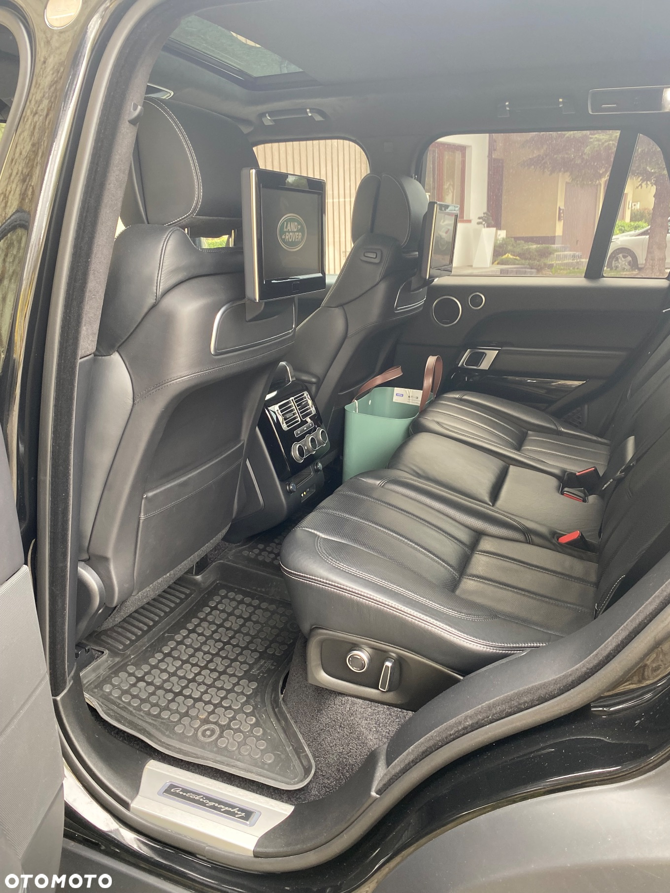 Land Rover Range Rover 4.4SD V8 AB Black - 17