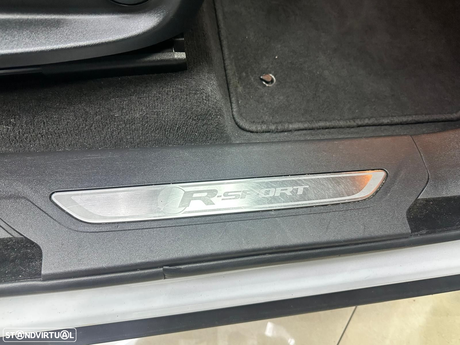 Jaguar F-Pace 2.0 i4D R-Sport AWD Aut. - 32