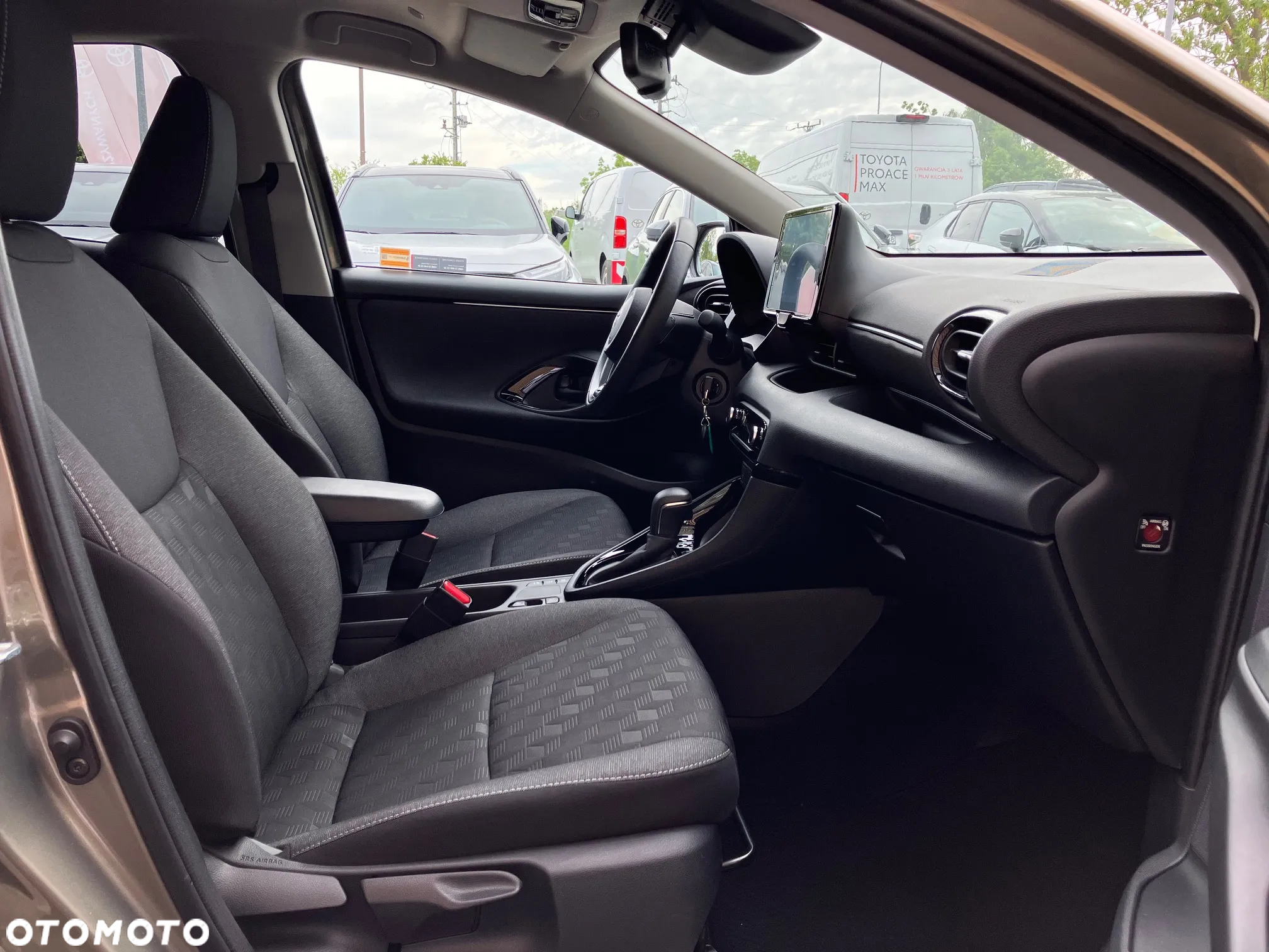 Toyota Yaris Hybrid 1.5 Style - 17