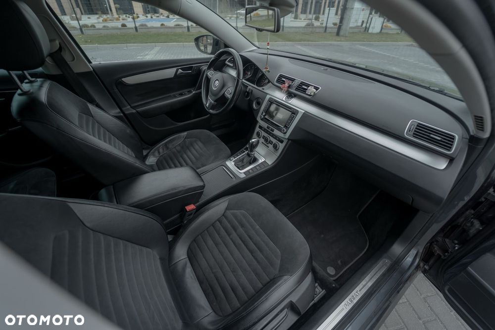 Volkswagen Passat 2.0 TDI Highline DSG - 9