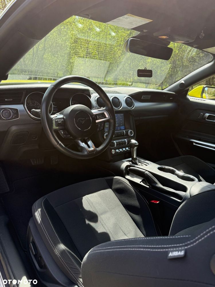 Ford Mustang - 16