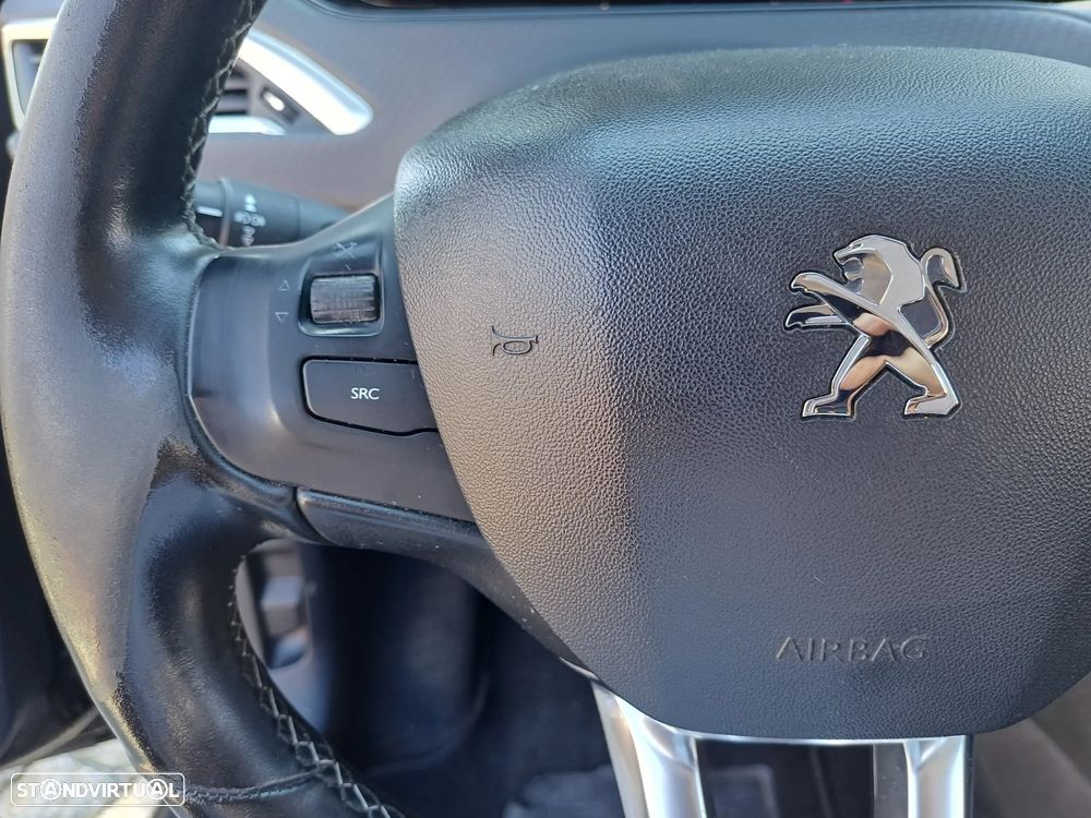 Peugeot 208 1.6 BlueHDi Style - 22