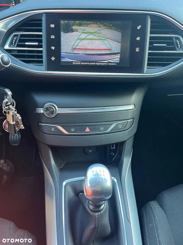 Peugeot 308 SW 1.2 PureTech Allure S&S - 13