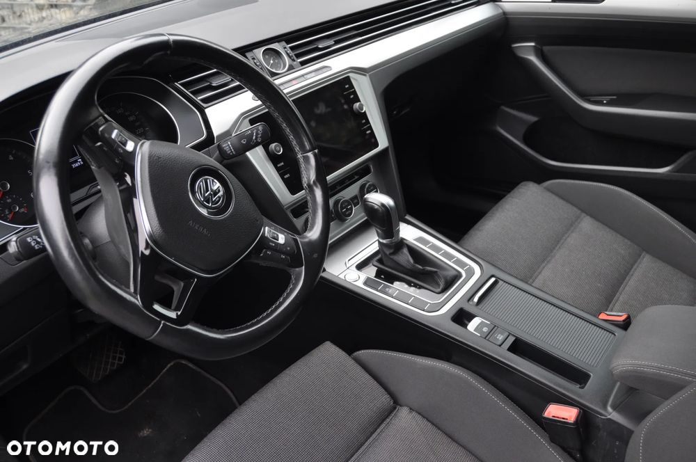 Volkswagen Passat - 7