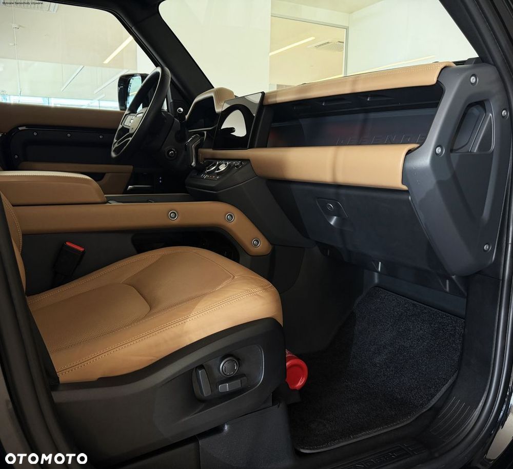 Land Rover Defender - 10
