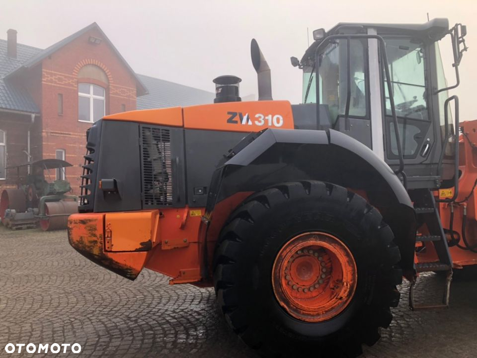 Hitachi ZW 310 - 4