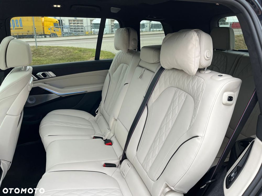 BMW X7 - 18