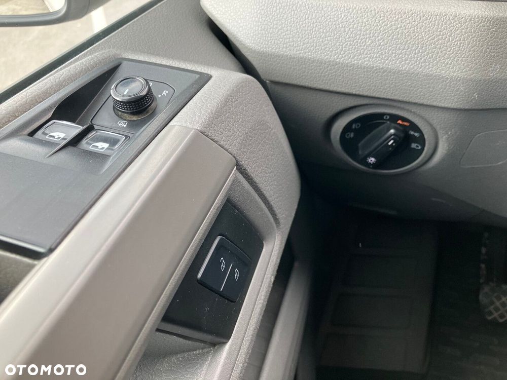 Volkswagen CRAFTER L4 DOKA BRYGADÓWKA 7-miejsc Salon Polska 1 WŁ Bezwypadkowy - 17